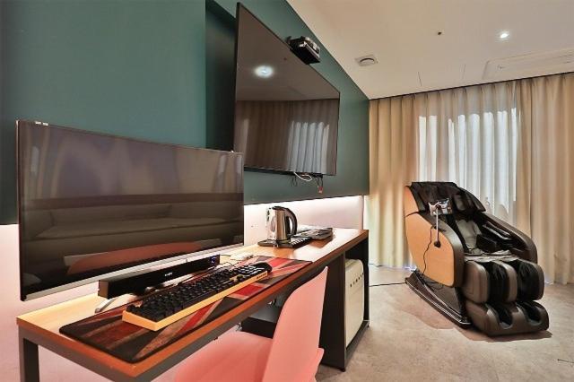Gimpo Gray Hotel Room photo