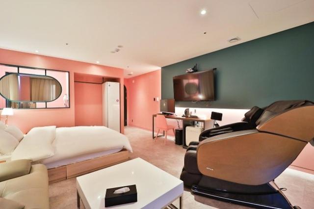 Gimpo Gray Hotel Room photo