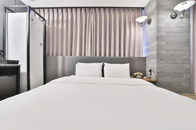 Gimpo Gray Hotel Room photo