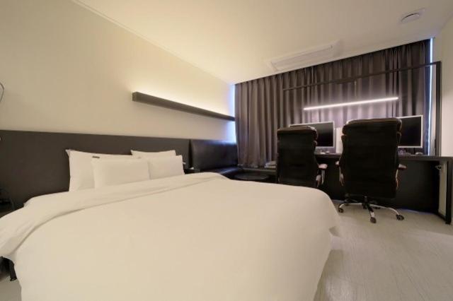 Gimpo Gray Hotel Room photo