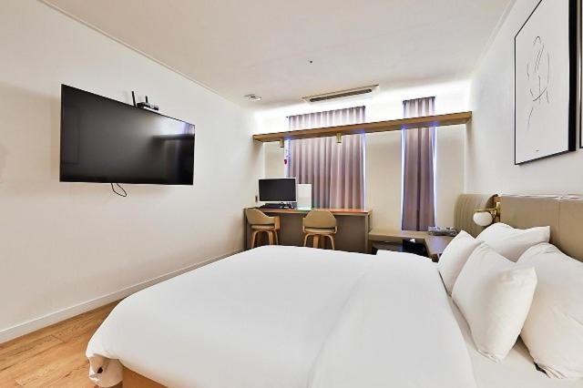 Gimpo Gray Hotel Room photo