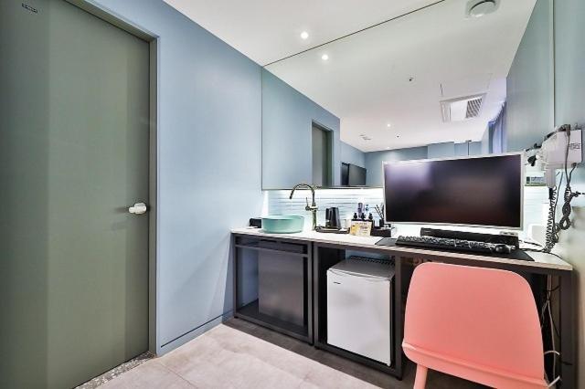 Gimpo Gray Hotel Room photo
