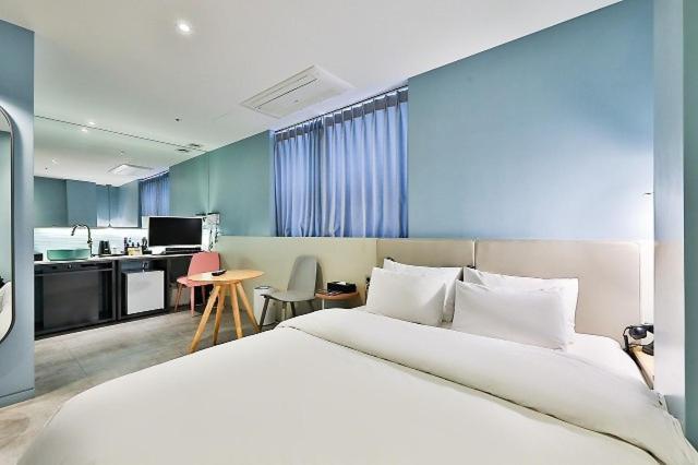 Gimpo Gray Hotel Room photo