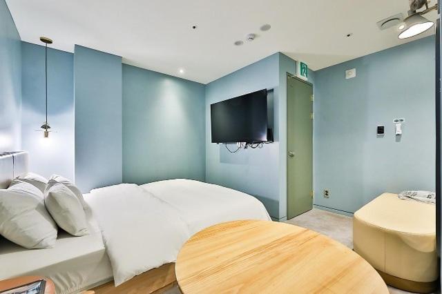 Gimpo Gray Hotel Room photo