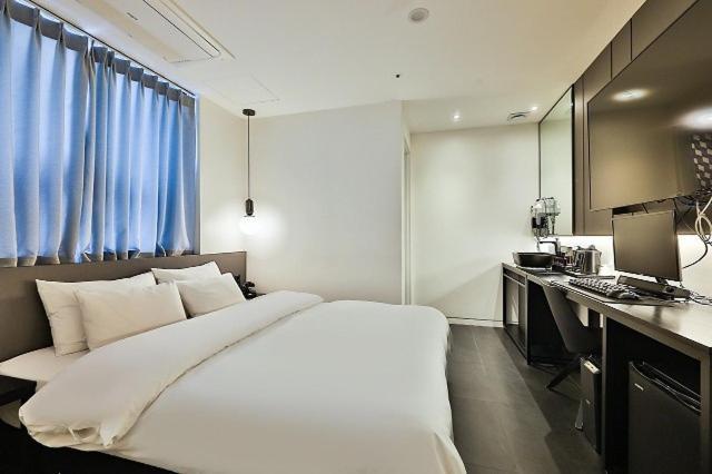 Gimpo Gray Hotel Room photo